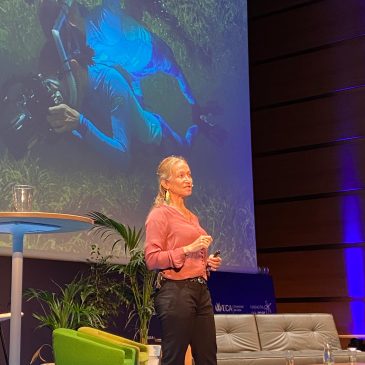 Celine Cousteau defiende la importancia de la interconexión entre economía, naturaleza y salud en la apertura del Blue Zone Forum-Innovazul 2024