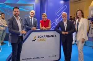 El delegado Fran González, el CEO de Navalia Javier Arnau y el delegado de Zona Franca Vigo, entre otros en el segundo día de BZF 2025